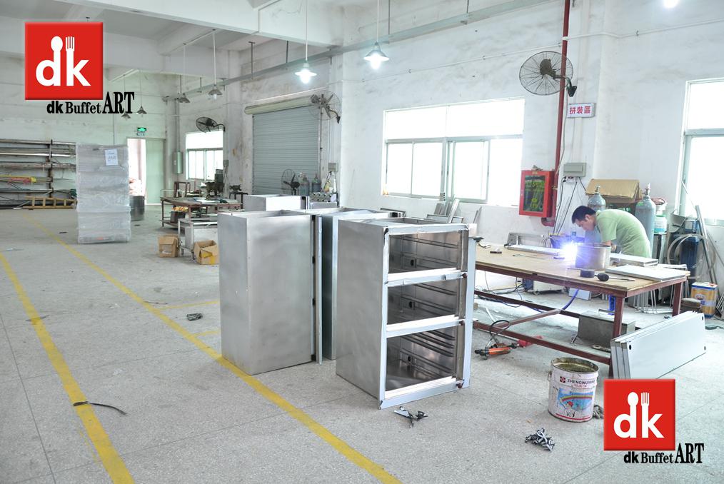 打造高效餐飲服務(wù) 廚具工廠中的自助餐用具與自助餐臺(tái)